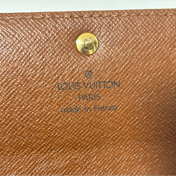 Louis Vuitton Sarah Wallet - Picture 6 of 10